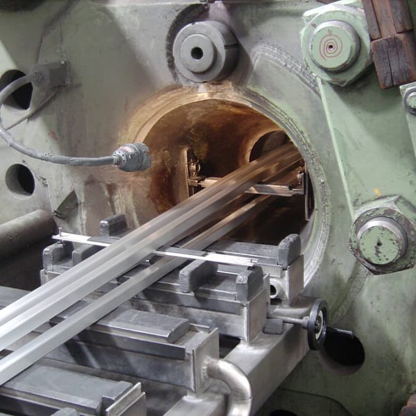 Extrusion-exiting-press